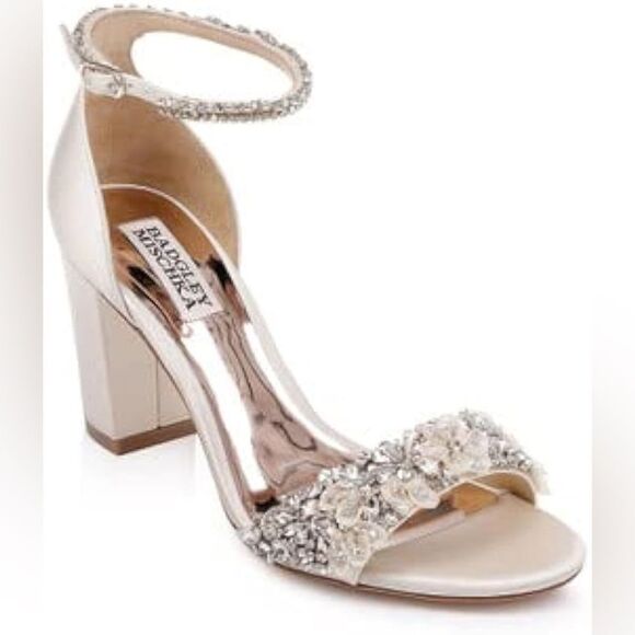 "FINESSE" BY BADGLEY MISCHKA BRIDAL size 7 - Picture 1 of 10
